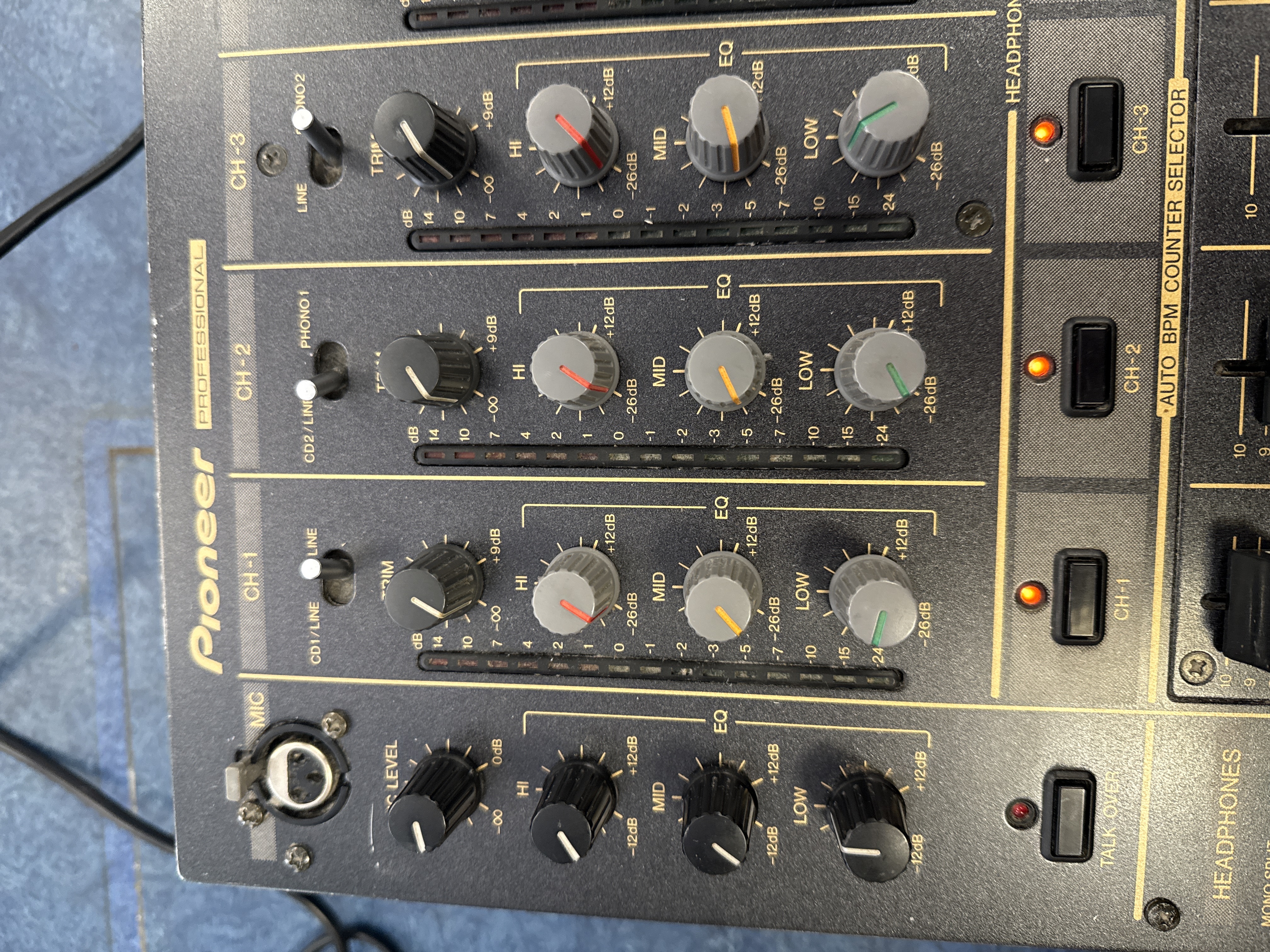 Pre-owned Pioneer pioneer djm 600 4 channel - Own4Less